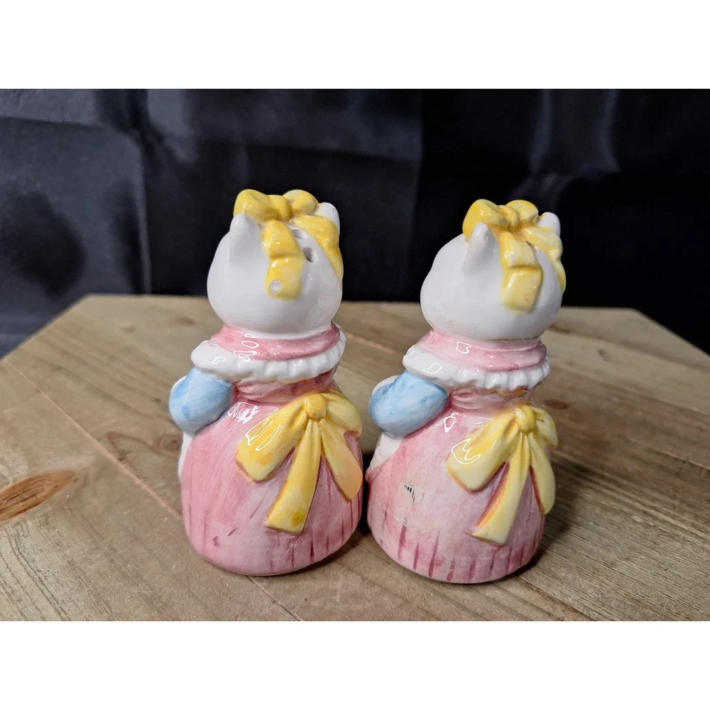 Vintage Anthropomorphic Cat Mother and Kitten Ceramic Salt and Pepper Shaker Set